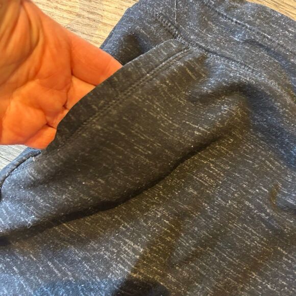 Shorts elastic waist pockets size medium - Picture 2 of 5